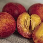 easy-recipe:-peach-caprese-salad