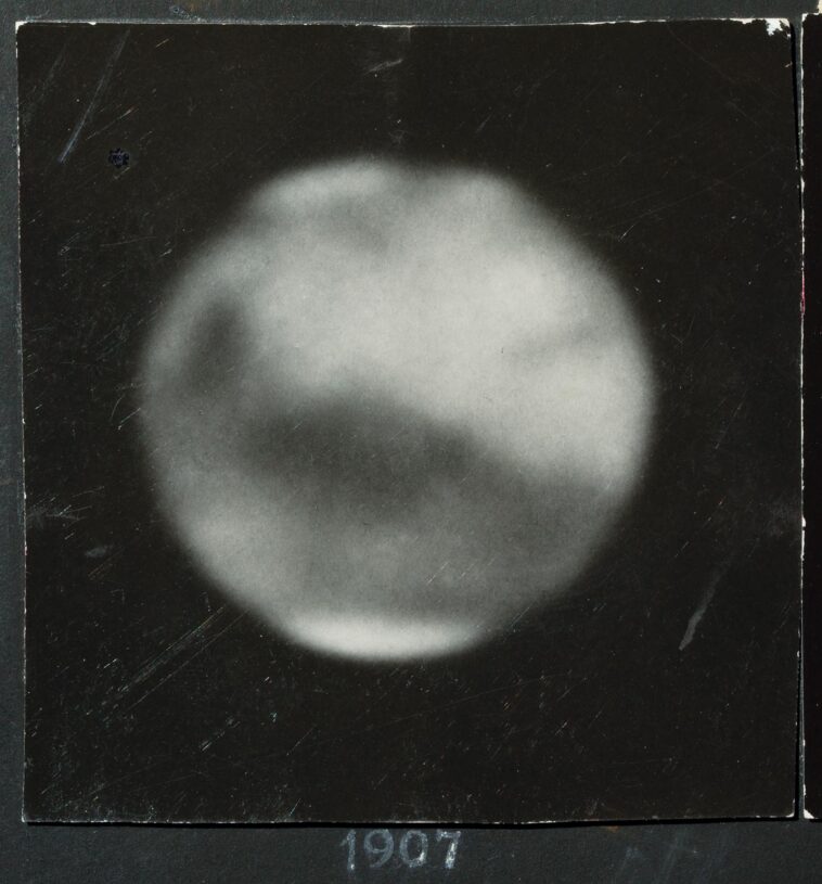 why-are-people-so-dang-obsessed-with-mars?