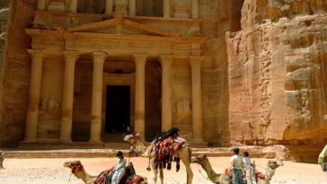 mysteries-haunted-by-archaeologists-and-scientists-–-the-gal&hellip;