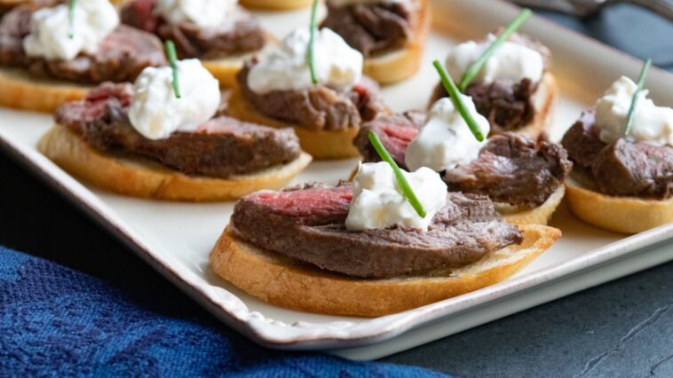 make-ahead-beef-filet-crostini-recipe-for-holiday-hosting-|&hellip;