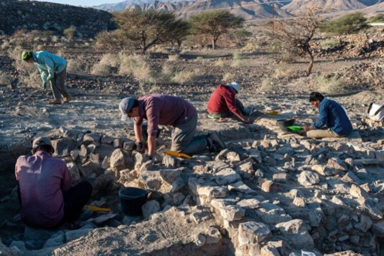 oman:-archaeologists-discover-4000-year-old-stone-board-game-–-middle&hellip;